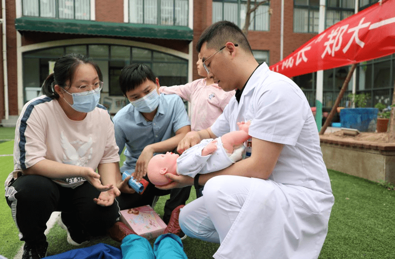 1xbet体育医学早知道 健康伴成长 南院区医学科普专家团走进绿苑幼儿园(图5)